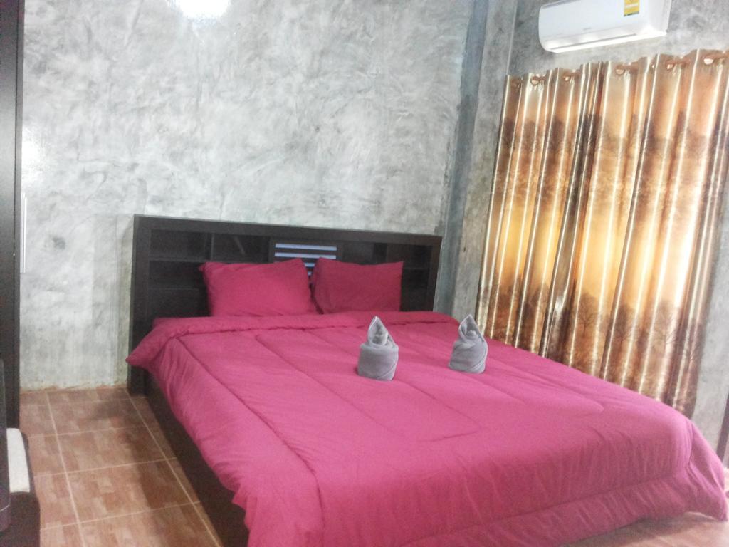 Bansappoori Aparthotel Lamphun Exteriör bild