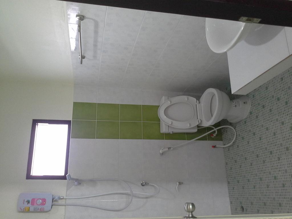 Bansappoori Aparthotel Lamphun Exteriör bild