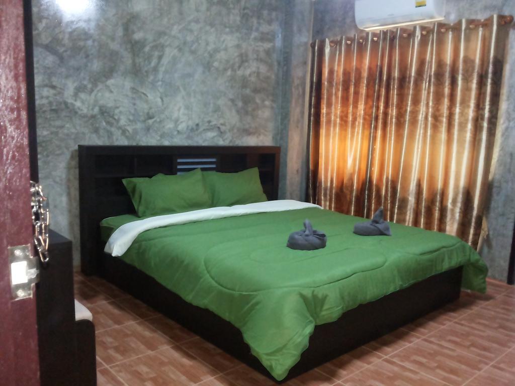 Bansappoori Aparthotel Lamphun Exteriör bild