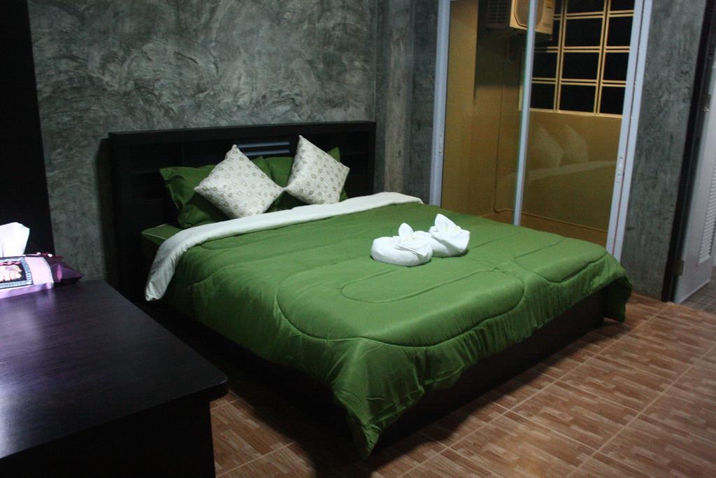 Bansappoori Aparthotel Lamphun Exteriör bild