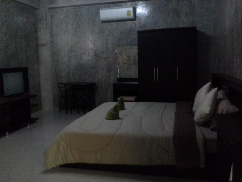 Bansappoori Aparthotel Lamphun Exteriör bild