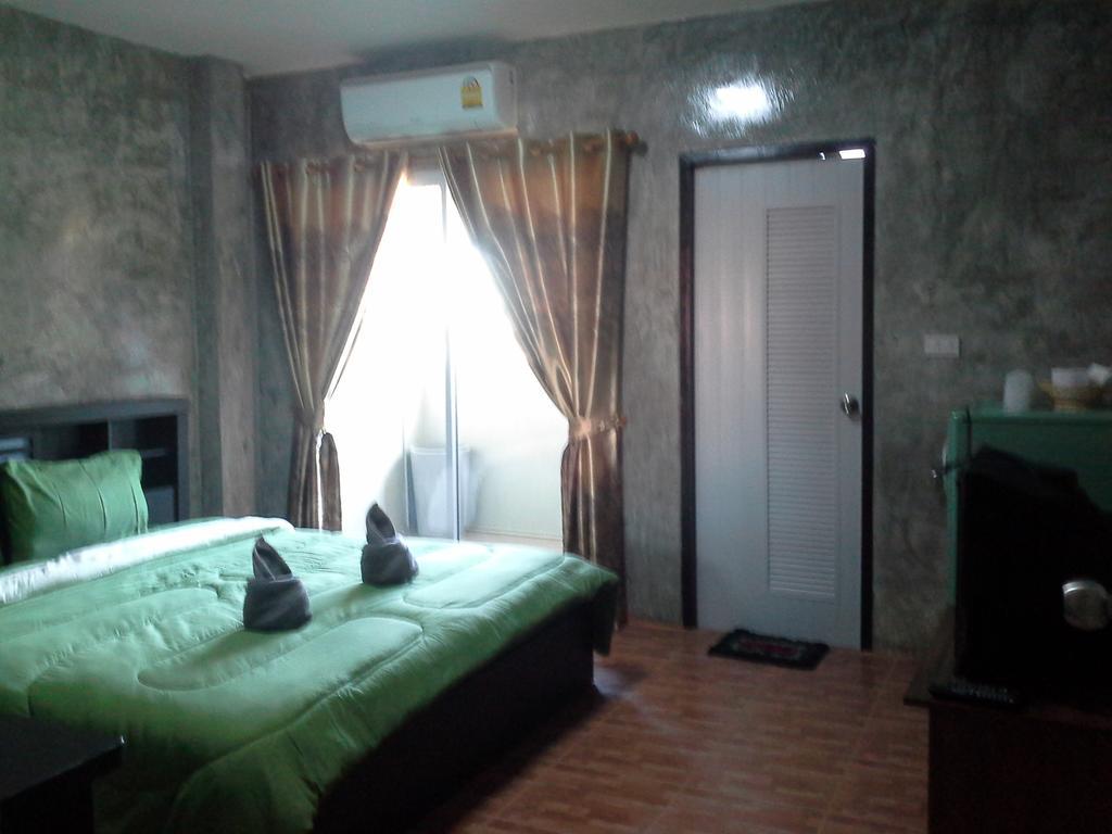 Bansappoori Aparthotel Lamphun Exteriör bild